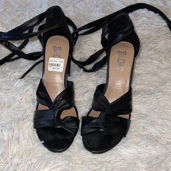 Black strappy heels - Picture 6 of 6